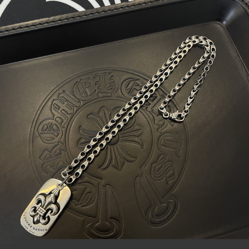 Ch**me He**ts necklaces